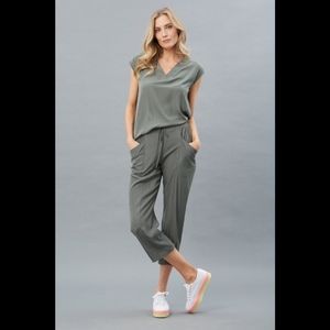 NWT Lola & Sophie: Matching Satin Set - Olive Green